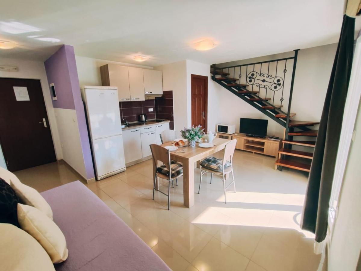 Apartmani Nada Mustapic Brela Exteriör bild