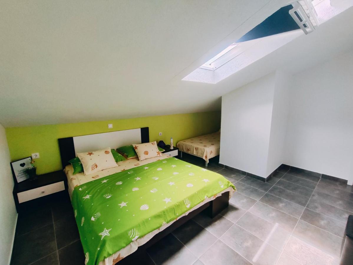 Apartmani Nada Mustapic Brela Exteriör bild