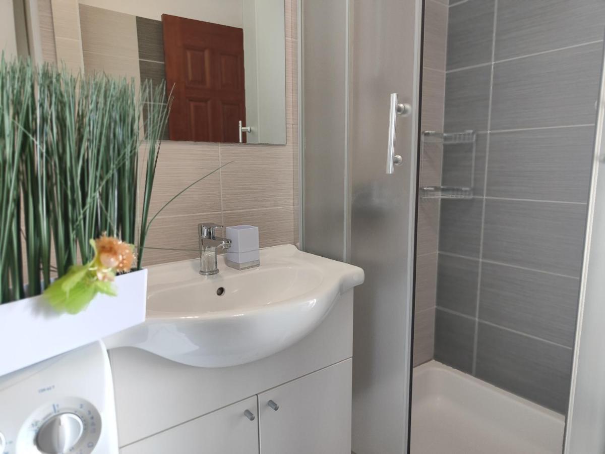 Apartmani Nada Mustapic Brela Exteriör bild