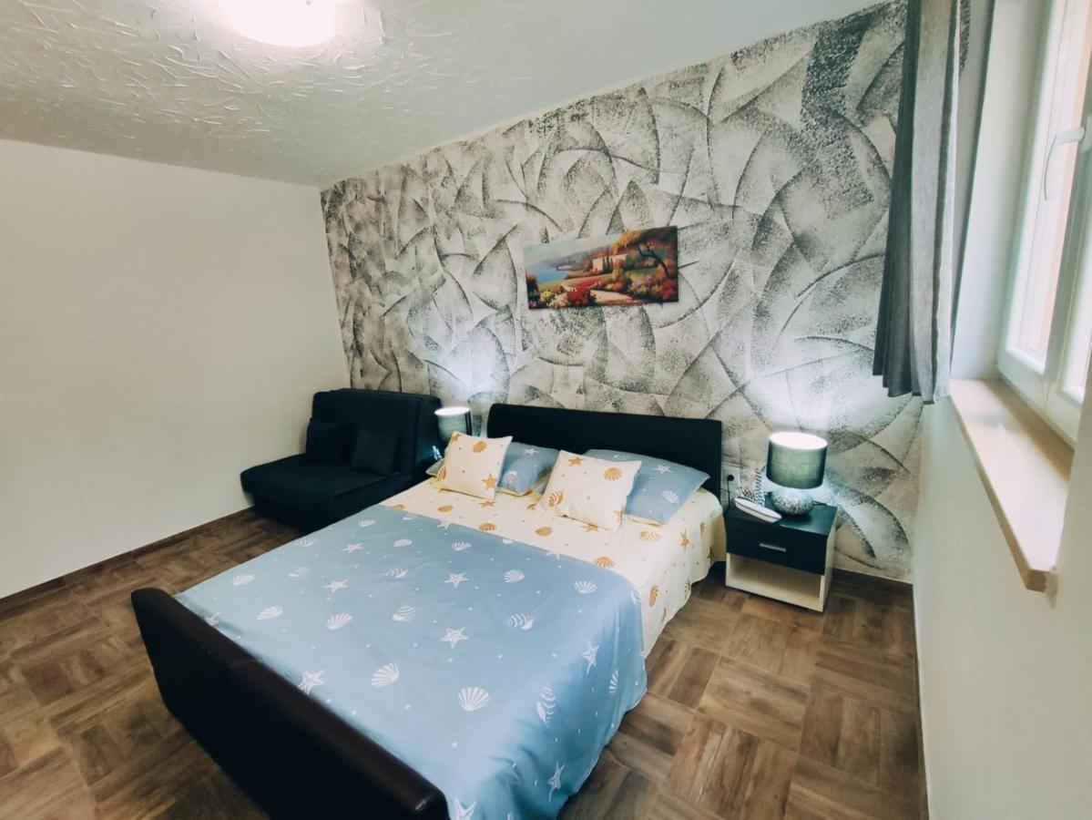 Apartmani Nada Mustapic Brela Exteriör bild