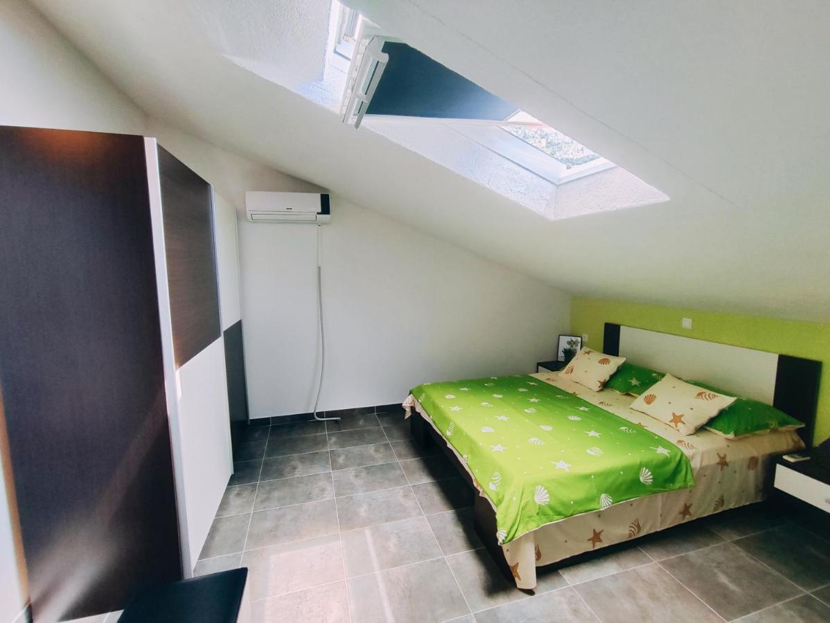 Apartmani Nada Mustapic Brela Exteriör bild