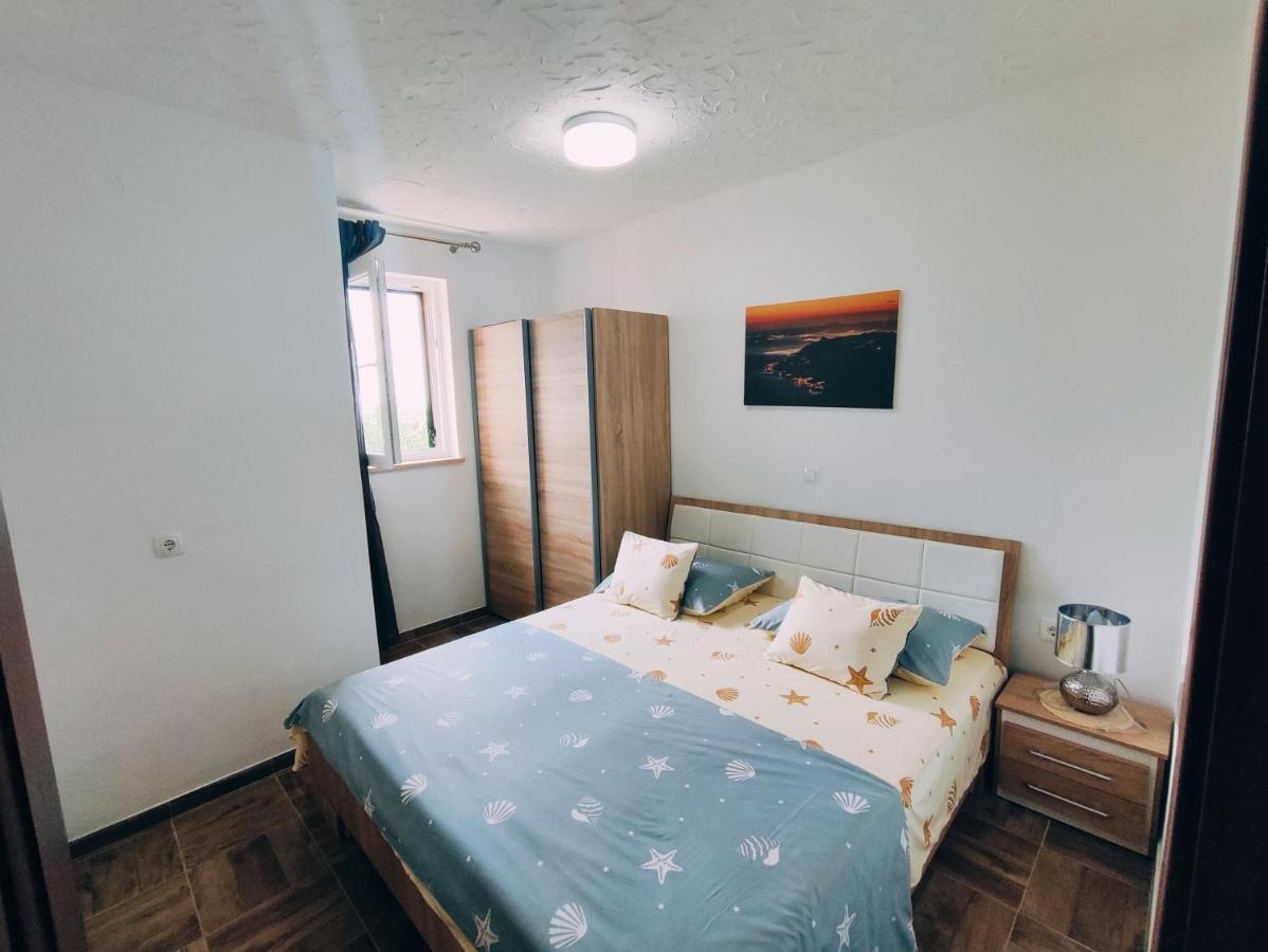 Apartmani Nada Mustapic Brela Exteriör bild