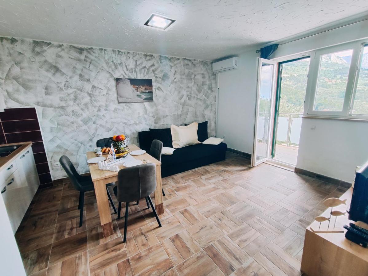 Apartmani Nada Mustapic Brela Exteriör bild