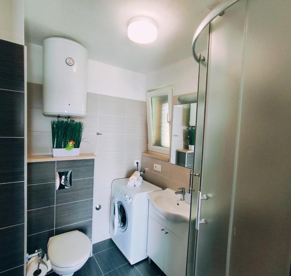 Apartmani Nada Mustapic Brela Exteriör bild